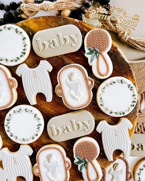 Baby Rattle Cookies, Scripture Cookies, Baby Shower Biscuits, Vintage Baby Shower, Baby Shower Vintage, Transfer Sheets, Shower Cookies, Baby Cookies, Baby Bassinet