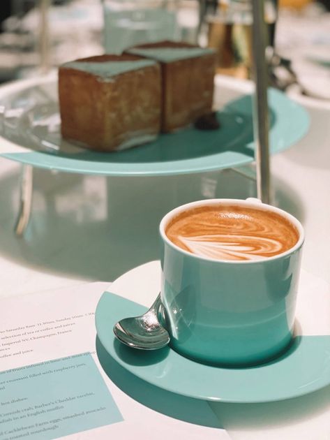 The Tiffany Blue Box Cafe arrives in London - Fashion Foie Gras Tiffany Aesthetic, Tiffany Blue Aesthetic, Tiffany And Co Tea Set, Blue Bakery Aesthetic, Blue Cafe Aesthetic, Tiffany Blue Box Cafe, Tiffany Blue Wallpapers, Tiffany And Co Blue Book, Turquoise Aesthetic