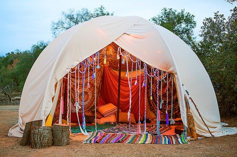 Bohemian Glamping Tent #AZOBachBash Boho Life, Stil Boho, Hippie Life, Casa Exterior, Deco Boheme, Bohol, Garden Cottage, Boho Stil, Hippie Chic