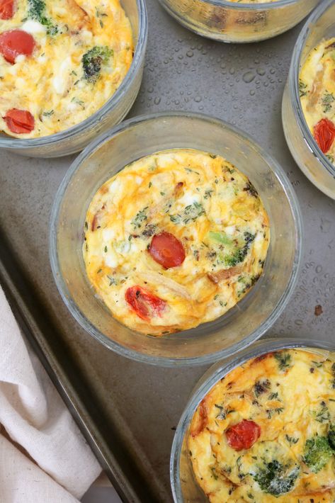 High Protein Mini Egg Bakes - Healthy Mama Kris Mini Egg Bake, Individual Egg Casserole, Individual Egg Bake Recipes, Quick Egg Bake, Egg Casserole Recipes High Protein, Baked Eggs Meal Prep, Baked Egg Meal Prep, Healthy Egg Bake Meal Prep, Meal Prep Egg Bake