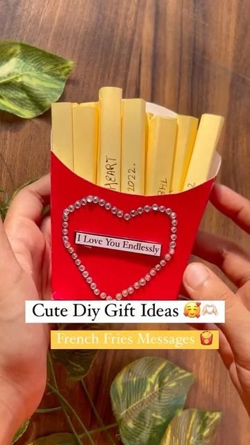 Nirali Paints, Romantic Crafts, Highlights Diy, Snack Basket, Diy Best Friend Gifts, Personalised Gifts Diy, Handmade Gifts Diy, Paper Craft Videos, Birthday Gifts For Boyfriend Diy