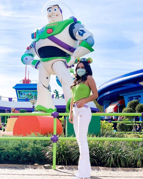 Buzz Light Year Inspired Outfit, Buzz Lightyear Inspired Outfit, Toy Story Alien Disneybound, Toy Story Inspired Outfits Women, Toy Story Disney Outfits Women, Buzz Disneybound, Toy Story Outfits Women, Disney Bound Toy Story, Toy Story Inspired Outfits