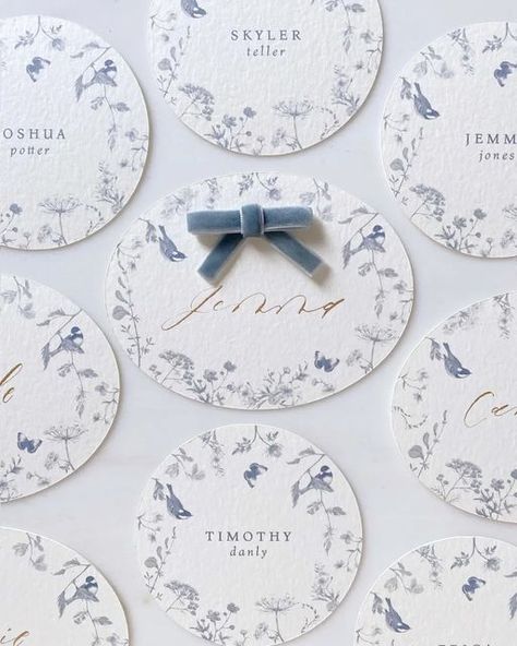 Toile Pattern, Stationery Inspiration, 카드 디자인, Invitation Inspiration, Wedding Place, Wedding Places, Wedding Seating, Wedding Invitation Paper, Wedding Place Cards