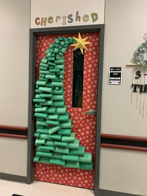 Christmas Door Ideas For Classroom, Christmas Door Decorating Contest Office, Christmas Door Decorating Contest, Snowman Door, Christmas Classroom Door, Door Decorating Contest, Grinch Christmas Decorations, School Doors, Office Holiday