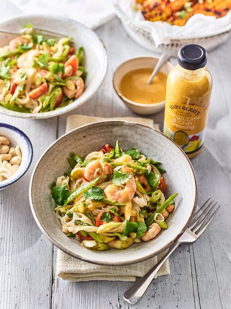 Prawn And Mango Salad, Prawn Mango Salad, Chili Dressing, Mango Dressing, Mango Rice, Honey Balsamic Vinaigrette, Rice Noodle Salad, Prawn Salad, Mary Berry Recipe