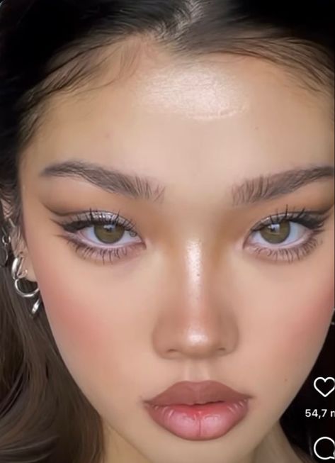 Prom Makeup Almond Eyes, Etheral Make Up, Wallpaper Instagram, Eye Makeup Pictures, Ethereal Makeup, Smoky Eyes, Eye Makeup Designs, Dope Makeup, Edgy Makeup