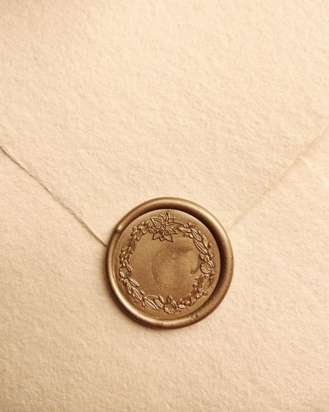 Wedding Background Wallpaper, Royal Invitation, Wax Seal Stamp Wedding, Crown Collection, Stamp Wedding, Old Letters, Gold Envelopes, Wax Stamp, Wedding Background