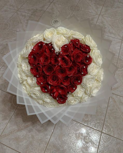 Heart design bouquet ♥️ - - - - - #explore #explorepage #viral #post #flowerphotography #flowers #ramobuchon #ramo #rosasrojas #bouquetofflowers #viralpost #viral #ramos #redroses #rosas #rose #smallbusiness #sacramento #florist #flores #floreslindas #heart #heartbouquet #heartdesign #bouquetforher Heart Shaped Bouquet, Heart Shaped Flower Bouquet, Heart Bouquet, Heart Box Bouquet, Eternal Rose Bouquet, Heart Shape Rose Bouquet, Pink Eternal Rose Bouquet, Ribbon Bouquet, Paper Flower Bouquet