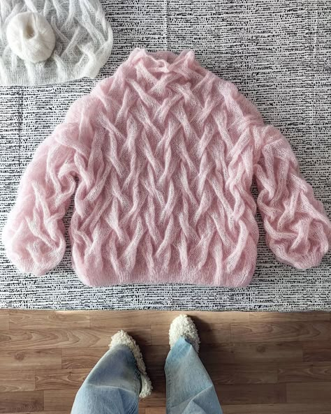 Pink knitted sweater (soft yarn) with voluminous knitting pattern. Knitting Sweaters Pattern, Pink Knitted Sweater, Mohair Sweater Knit, Knit Dress Pattern, Knitting Sweaters, Knitwear Inspiration, Handmade Knitwear, Crochet Fashion Patterns, Pink Knit