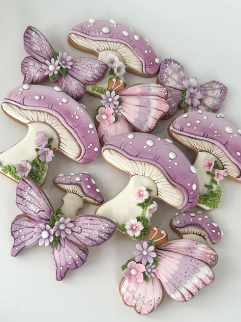 Enchanted Garden Cookies, Enchanted Forest Cookies Decorated, Mushroom Cookies Decorated, Cottagecore Cookies, Enchanted Forest Cookies, Fairy Sugar Cookies, Whimsical Cookies, Spring Sugar Cookies, Fairy Cookies