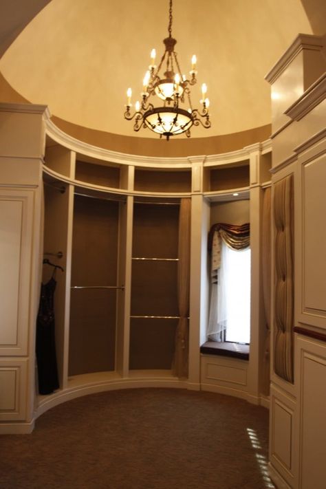 round closet possible solution for weird sauna off bedroom Round Closet Ideas, Hacienda Closet, Portugal Bedroom, Round Closet, House Closet, Princess Closet, Amazing Closets, Big Closets, Luxury Closets Design