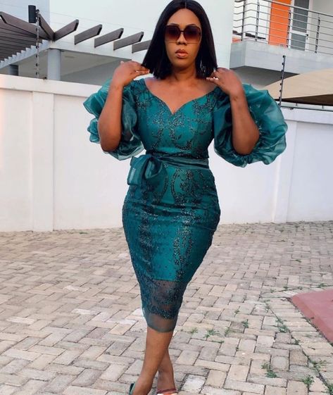 Lace Short Gown Styles, Empress Clothing, Lace Dress Classy, Nigerian Outfits, Nigerian Lace Styles Dress, Nigerian Lace Styles, African Lace Styles, African Designs, Short African Dresses