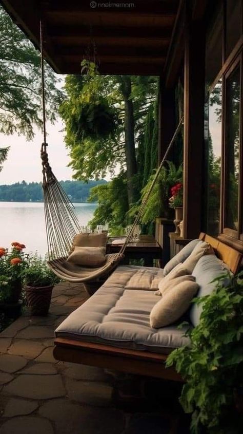 In House Hammock, Lake House Balcony, Secluded Lake House, Cottages On The Lake, House Lake View, Living On A Lake, Boho Lake House Decor, Toilet Top Decor, Dream House Forest