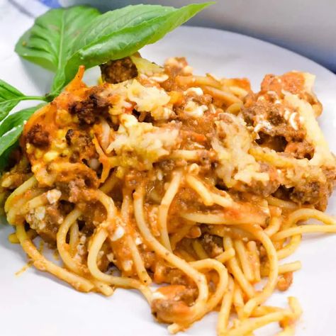 Pioneer Woman Baked Spaghetti With 3 Sauces Pioneer Woman Baked Spaghetti, Layered Pasta, Pioneer Woman Recipes, Spaghetti Noodles, Baked Spaghetti, Savory Sauce, Pesto Sauce, Pasta Dish, Meat Sauce