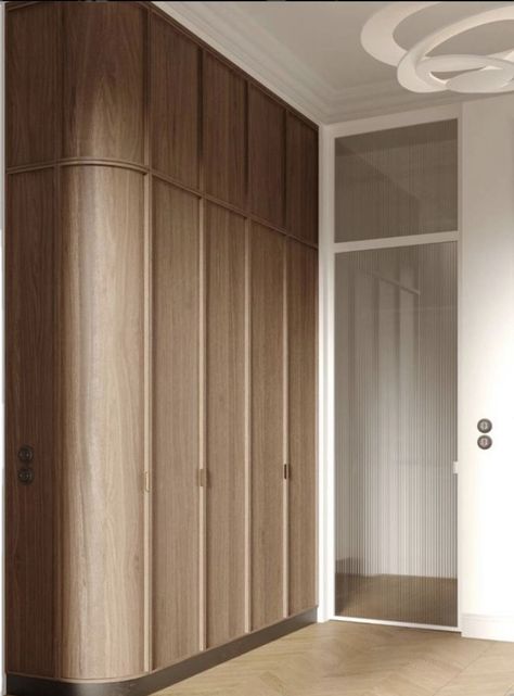 Japanese Wardrobe Design, Millwork Closet, Wooden Closet Doors, Built In Wall Storage, Wall Storage Ideas, Cupboards Design, Built In Closet, Wood Closet, Oak Interior