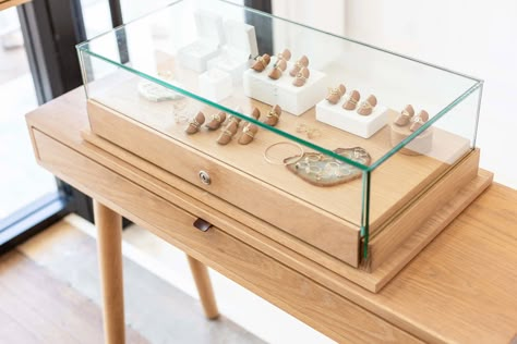 Jewellery Display Table, Tahiti Bungalow, Jewellery Display Cabinet, Table Top Display Case, Jewelry Table Display, Mrs White, Jewelry Shop Display, Jewelry Store Displays, Glass Display Box