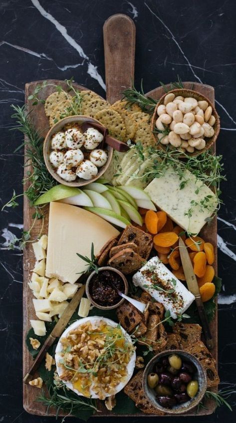 Food Platter Photography, Grazing Tables Ideas, Meat Board Ideas, Platters Grazing, Picky Bits, Amazing Food Platters, Grazing Board, Charcuterie Inspiration, Front Porch Christmas Decor Ideas