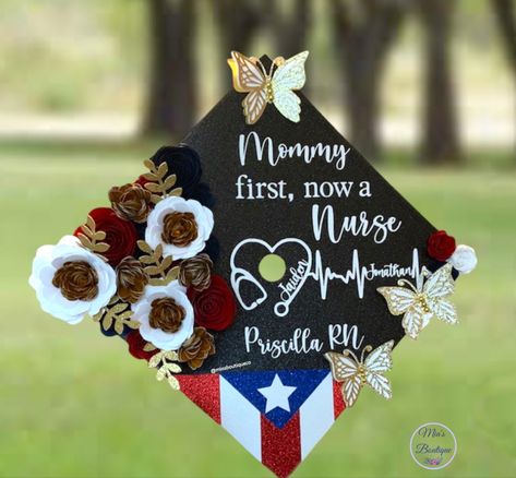 Graduation Cap Ideas, Custom Graduation Caps, Grad Cap Designs, Diy Graduation Cap, Material Flowers, Cap Decoration, Graduation Cap Toppers, Graduation Cap Designs, Cap Ideas