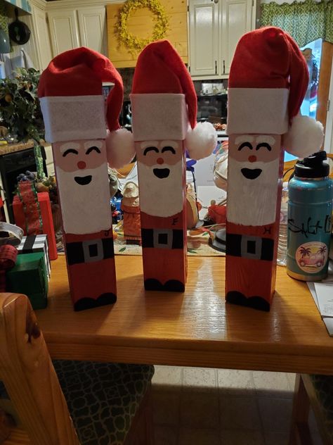 4x4 Post Christmas Projects, 4 X 4 Post Projects, 4x4 Projects, Fence Post Crafts, Post Crafts, 4x4 Crafts, Christmas Boards, Christmas Blocks, Diy Santa