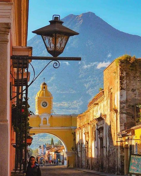 Guatemala Aesthetic Vintage, Colonial Doors, Belize Beach, Belize Resorts, Guatemala City, Wallpaper Nature Flowers, Ideas Para Fotos, World Pictures, Sunday Funday