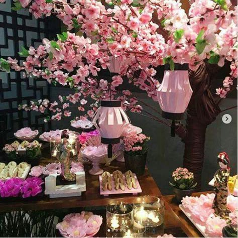 Japanese Tea Party Ideas, Cherry Blossom Party Theme, Asian Party Decorations, Chinese Theme Parties, Japanese Theme Parties, Japan Party, Cherry Blossom Wedding Theme, Cherry Blossom Party, Japanese Party