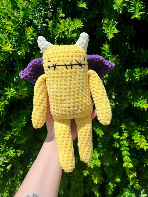 Spooky Crochet Plushies, Alt Crochet Plushies, Crochet Monster Keychain, Monster Plushies, Crochet Monster Plush, Fairy Crochet, Diy Crochet Amigurumi, Monster Crochet, Crochet Monster