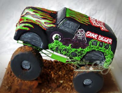 Monster Truck Cake Ideas, Monster Truck Birthday Party Ideas Food, Truck Cake Ideas, Monster Jam Cake, Car Cakes For Men, Monster Truck Birthday Cake, Grave Digger Monster Truck, Dump Truck Cakes, Monster Jam Birthday Party