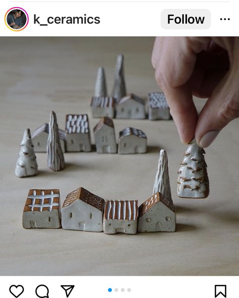 House Pottery Ideas, Small Hand Built Pottery Ideas, Tiny Pottery Ideas, Kid Clay Projects, Mini Ceramic Houses, Clay Dry Air, Pottery Gifts To Make, Ceramic Projects For Kids, Pottery Houses Ideas