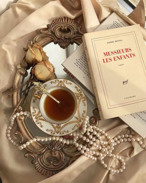 ANITA on Instagram: “tea time ✨” Tea Time Aesthetic, Royal Core, Light Academia Aesthetic, Romantic Academia, Royal Aesthetic, Cream Aesthetic, Gold Aesthetic, Classy Aesthetic, 背景 シンプル