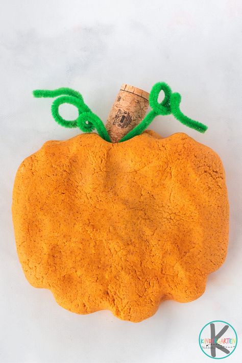 pumpkin out of 3 ingredient halloween playdough Pumpkin Play Dough, Pumpkin Seed Crafts, Halloween Playdough, Pumpkin Play, Pumpkin Science Experiment, Pumpkin Math Activities, Pumpkin Clay, Clay For Kids, Pumpkin Science