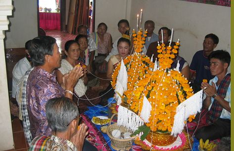 Lao New Year, Laos Culture, Laos Wedding, Buddhist Mantra, Different Types Of Flowers, Master Of Ceremonies, Luang Prabang, Hand Wrist, Beach Activities