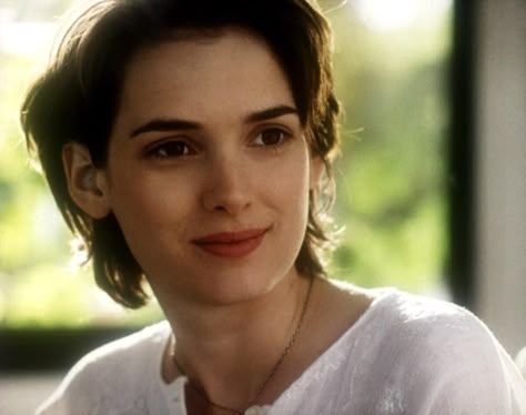 Winona Ryder Hair, Winona Ryder 90s, Winona Rider, Winona Forever, American Quilt, Winona Ryder, Penteado Cabelo Curto, Cut My Hair, Short Hair Haircuts