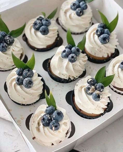 ━ 𝐡𝐚𝐳𝐞𝐥 ☻ Blue Wedding Cupcakes, Wedding Snacks, Blueberry Cupcakes, Pretty Cupcakes, Fairy Cakes, Birthday Desserts, Cake Bars, Cute Desserts, Wedding Cupcakes