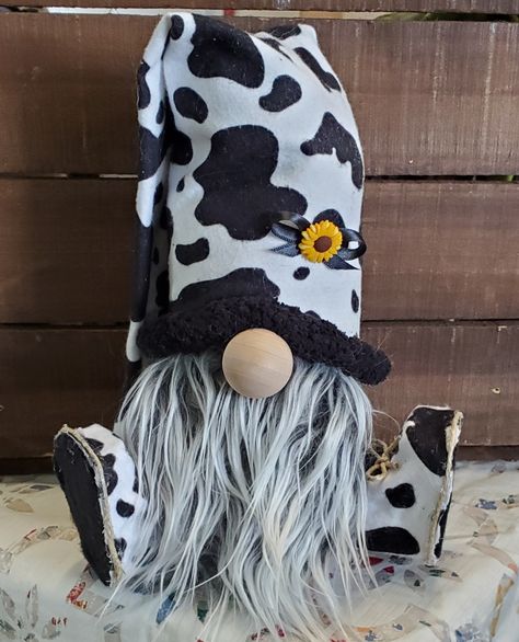 Cow Gnomes, Animal Gnomes, Cow Gnome, Gnome Ideas, Moo Cow, Gnomes Diy, Diy Gnomes, Gnomes Crafts, Cow Pattern