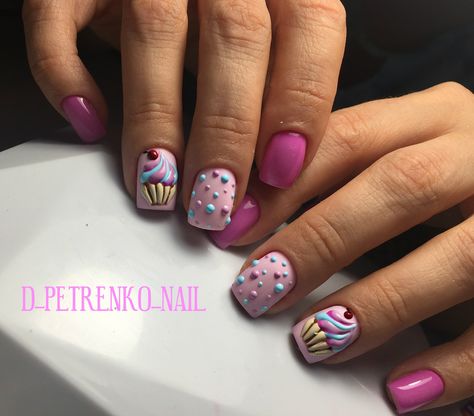 Cupcake Nail Art, Rockabilly Nails, Cupcake Nails, Disney Acrylic Nails, Flamingo Nails, Tape Nail Art, Candy Nails, Tropical Nails, Cupcake Art