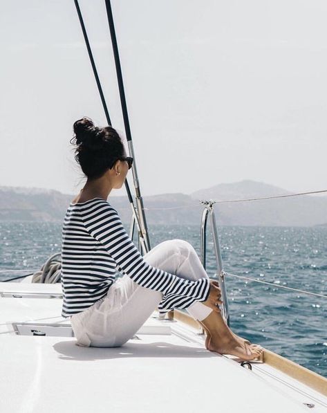 Yacht Aesthetic Outfit, Boating Outfit Women, Boat Attire, Yacht Outfit, Sailing Fashion, French Riviera Style, Riviera Style, French Clothing Brands, Nautical Outfits