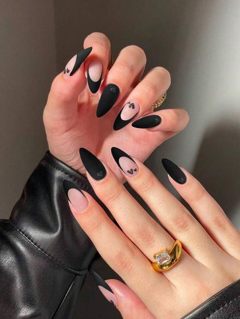 French Stiletto Nails, Long Oval Nails, Nails Long Almond, Nail Heart, Heart Pattern Design, Valentines Nail Art Designs, Oval Nails Designs, Short Nail Manicure, Press On Nails Long