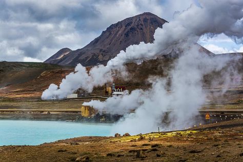 Geothermal energy is heat energy from the Earth. It is also a renewable energy resource. Structure Of The Earth, Science Display, Biomass Energy, Renewable Energy Resources, Seed Art, Chemical Energy, Geothermal Heating, Sources Of Heat, Geothermal Energy