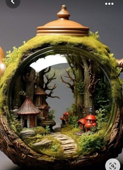 Fairy Terrarium Ideas, Fantasy Crafts, Gnomes Decor, Takken Decor, Fairy House Crafts, Fairy House Diy, Teapots Unique, Fairy Home, Fairy Garden Crafts