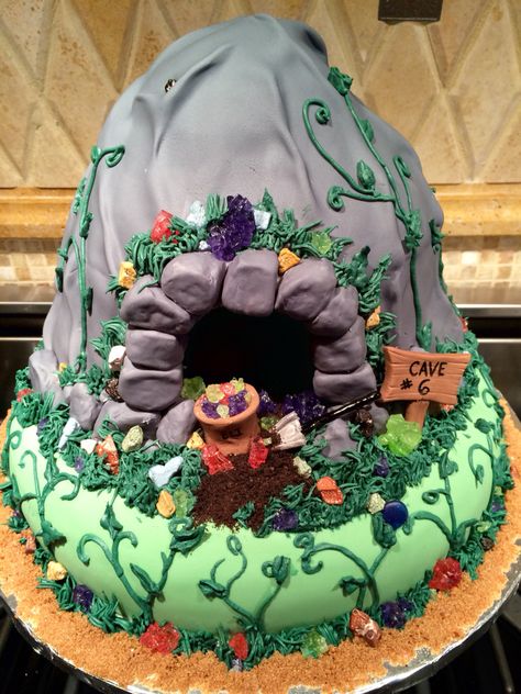 Cave & gemstone mining cake for son's 6th birthday! Mining Cake Ideas, Cave Cake Ideas, Cave Cake, Sasquatch Birthday Cake Ideas, Swamp Birthday Cake, Cave Animals, Animal Cake, 11th Birthday, Graduation Cakes