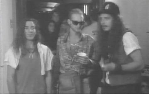 Eddie, Layne and Chris. This is so cool! Say Hello To Heaven, Pearl Jam Eddie Vedder, Mad Season, Temple Of The Dog, Layne Staley, Grunge Guys, Grunge Band, Eddie Vedder, Chris Cornell