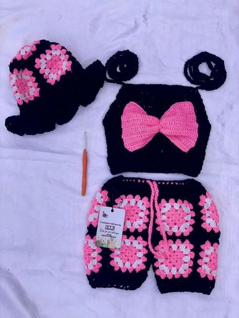 Mommy And Me Crochet, Pool Shoot, Crochet Unicorn Pattern, Drinks Smoothies, Crochet Outfit, December Baby, Crochet Top Outfit, Birthday Mom, Crochet Clothing And Accessories