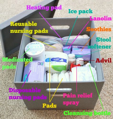 Postpartum essentials: Read this article for a great list of which postpartum supplies to stock up on before you have your baby, and which supplies to nab at the hospital. Great for organizing your own postpartum recovery care kit! Postpartum Supplies, Postpartum Care Kit, Baby Care Kit, Postpartum Essentials, Baby Hospital, Baby Sleep Problems, Nursing Pads, Baby Care Tips, Baby Prep