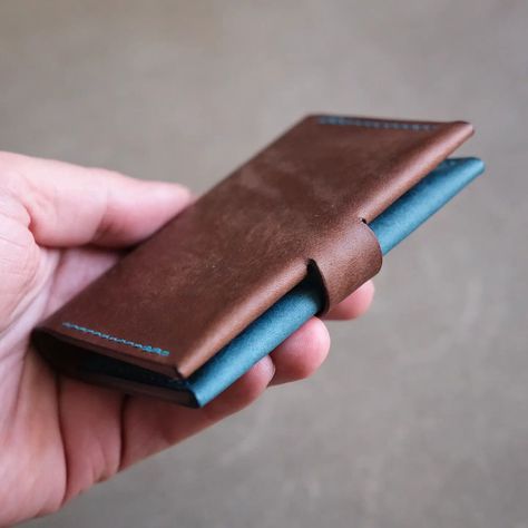 The Seiner Wallet in Graffiti leather. Such a cool build! 😊 It holds 6-7 cards and folded/unfolded BGN banknotes or folded USD banknotes. 😎 Happy crafting, Deyan ❤️ Leather Wallet Pattern, Leather Craft Patterns, Diy Wallet, Wallet Pattern, Leather Pattern, Bank Notes, Leather Craft, Wallet Men, Wallets For Women