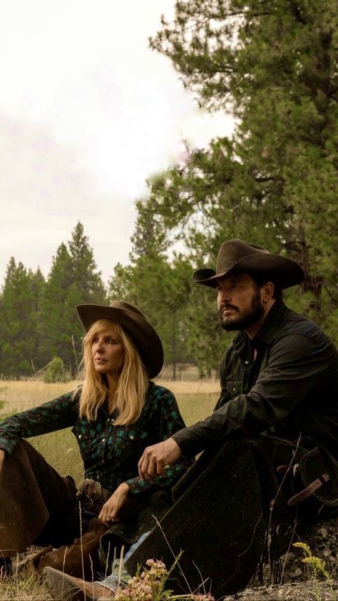 Beth Dutton Style, Yellowstone Outfits, Good Man Quotes, Cowboy Photography, Yellowstone Series, Kelly Reilly, Cole Hauser, Western Photography, West Yellowstone