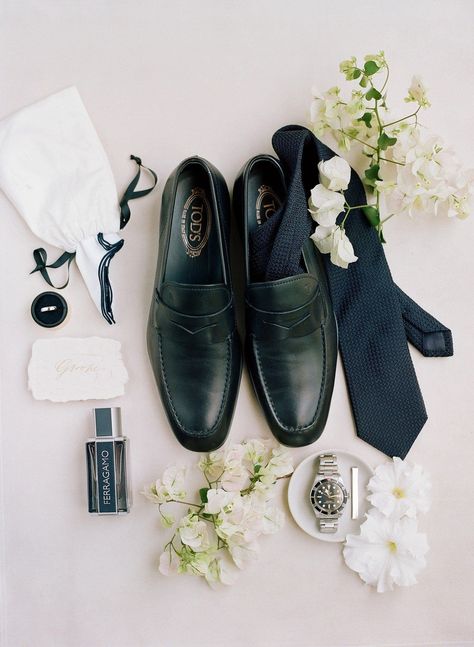 Wedding Accessories Photography, Flat Lay Wedding, Groom Shots, Groom Wedding Shoes, Groomsmen Wedding Photos, Wedding Flatlay, Wedding Flat Lay, Homemade Bakery, Groom Details