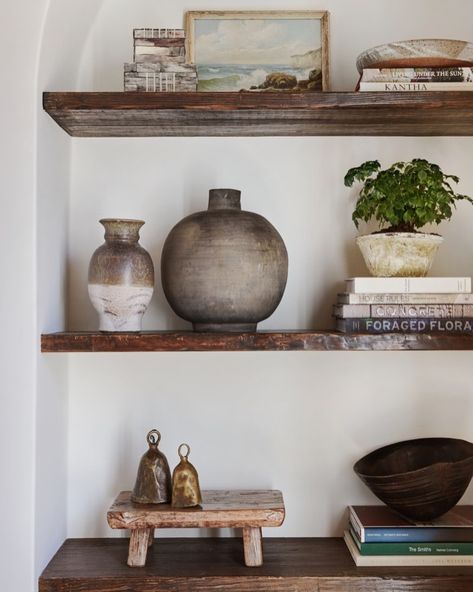 Shoppe Amber Interiors on Instagram: “Shoppe Vintage trinkets and books — @amberinteriors #shelfie must-haves.  #ClientWhatstheStorySpanishGlory  Design: @amberinteriors…” Kitchen Shelfie, Feminine Bathroom, Spanish Revival Home, Chris Loves Julia, Bookshelf Styling, Spanish Style Homes, Spanish Revival, Amber Interiors, Style Deco