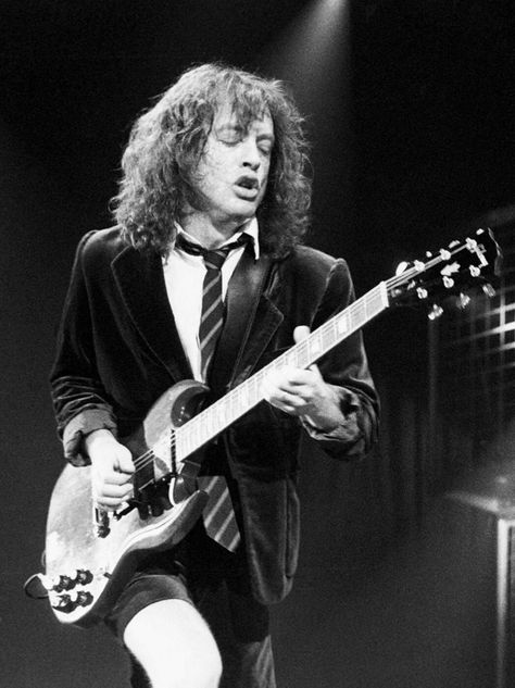 Acdc Angus Young, Derek Trucks, Famous Guitarists, Sg Guitar, Acdc Angus, Famous Guitars, Johnny Marr, Bon Scott, Les Paul Guitars