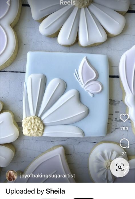 Decorated Cookies Spring, Pretty Decorated Cookies, Easter Decorated Cookies Ideas, Spring Themed Cookies, Spring Decorated Cookies Ideas, Sympathy Cookies Decorated, Flower Cookies Decorated Royal Icing, Flowers Cookies Decorated, Spring Decorated Sugar Cookies