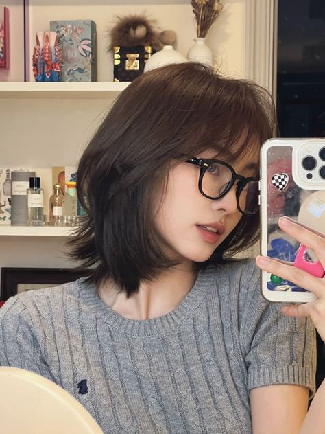 Pelo Ulzzang, Short Hair Korea, Japanese Haircut, Shortish Hair, Ulzzang Short Hair, Cotton Candy Hair, Trending Hair, Hair Style Korea, Candy Hair